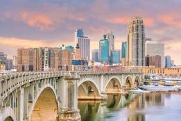St. Paul Minnesota bridge heading to downtown