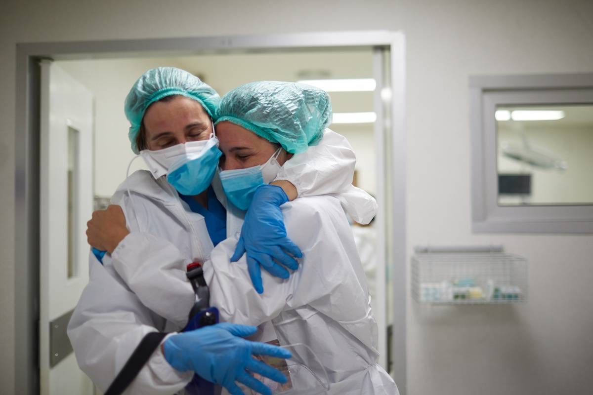 Nursing Students Are Graduating Early To Join The COVID Workforce