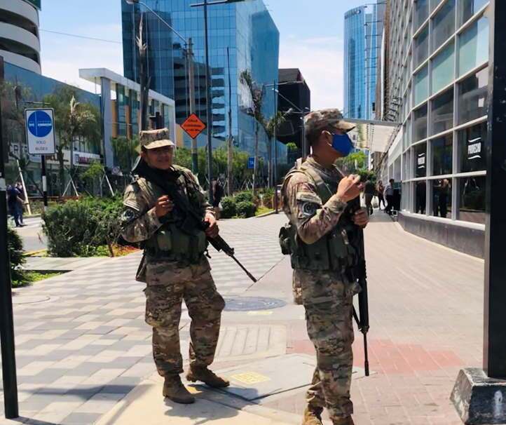 Peruvian military enforcing a quarantine